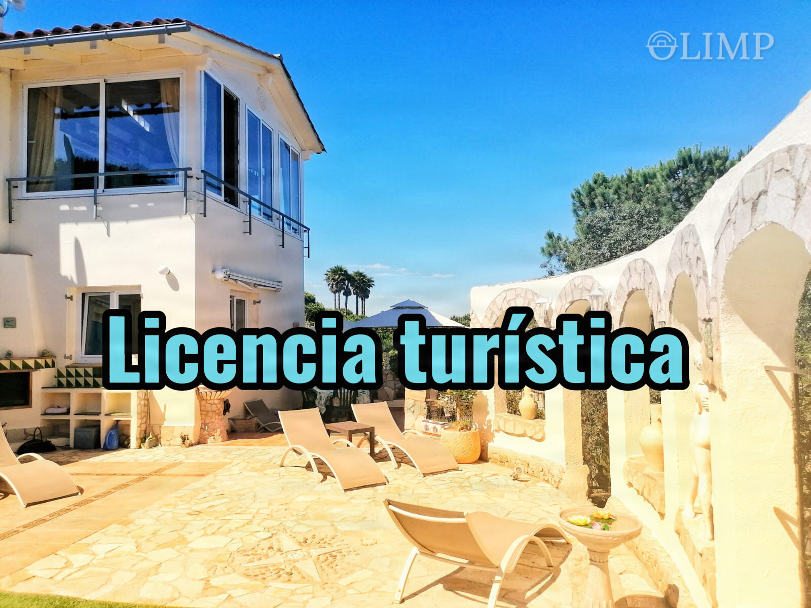 Fachada de la villa en Lloret de Mar
