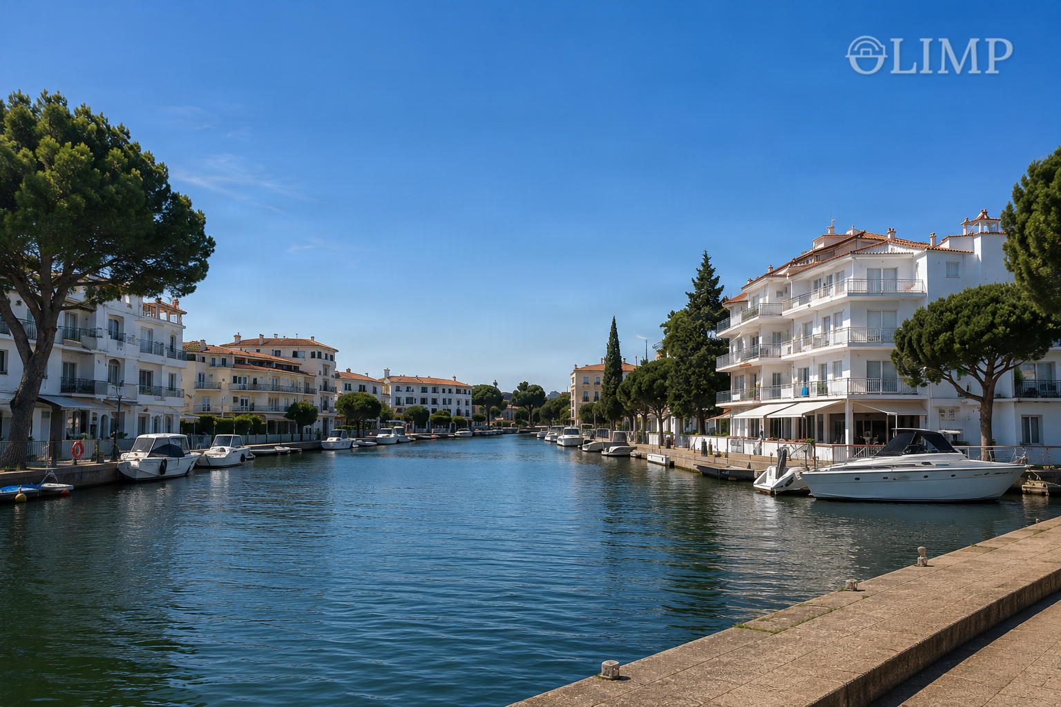 Vistas del entorno y canales junto al local