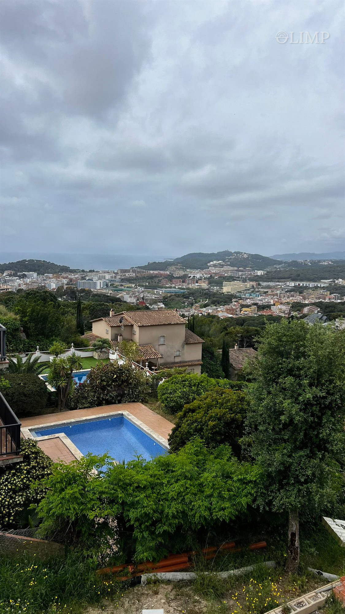 Vistas despejadas y zona de piscina de la vivienda en Lloret de Mar