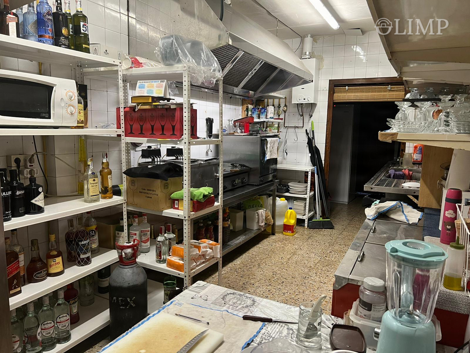 Zona de trabajo de cocina del bar-restaurante