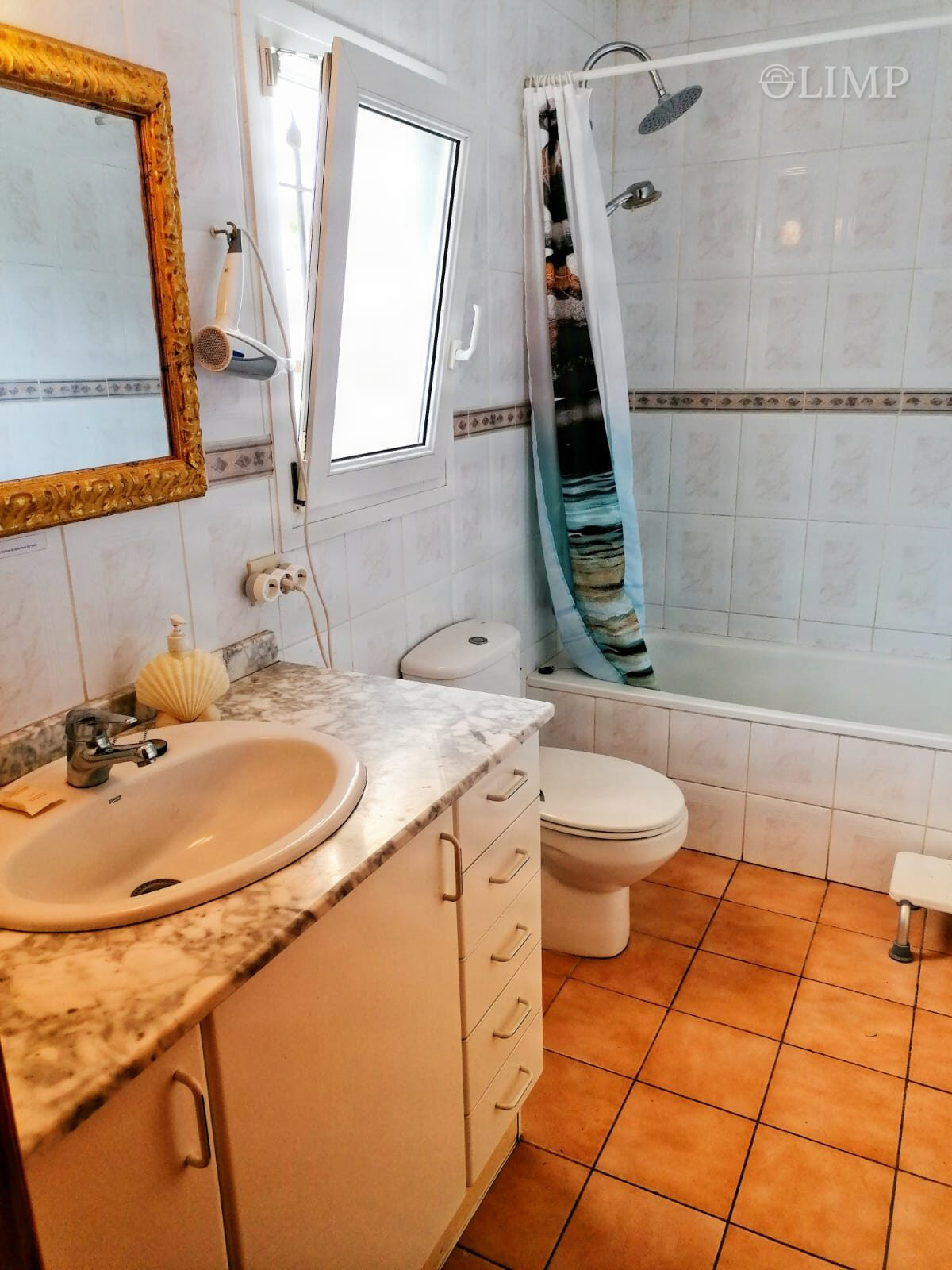 Baño completo en Lloret de Mar