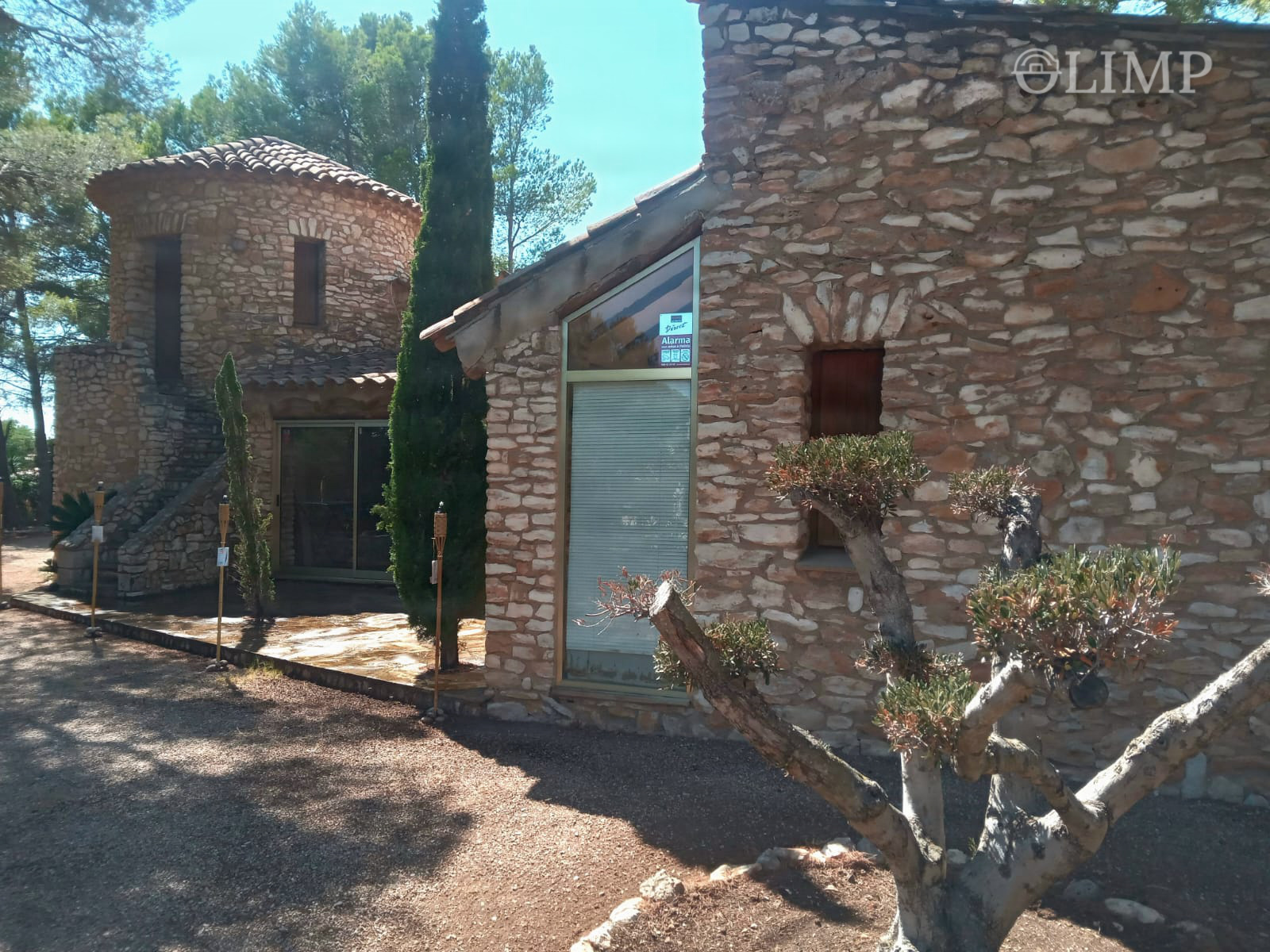 Terraza y jardín exterior